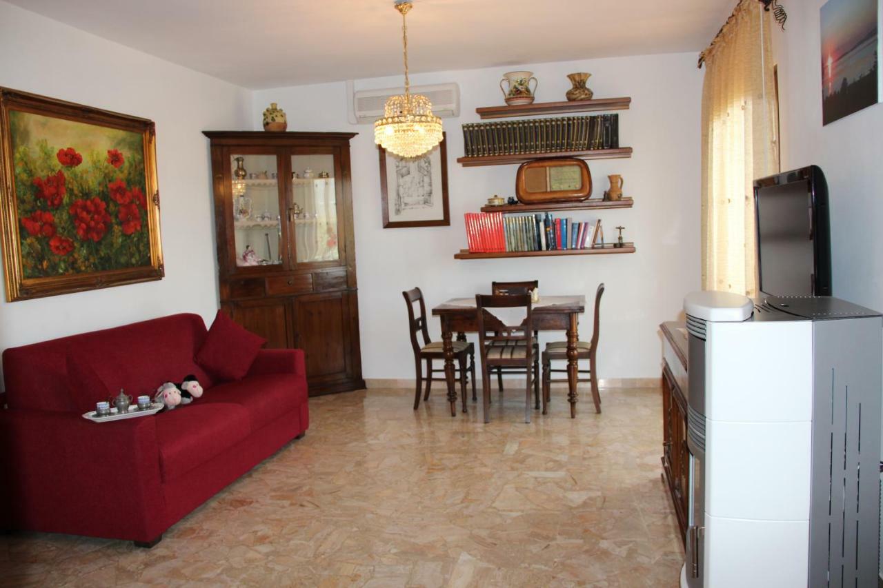Le Coccole Del Trasimeno Casa de hóspedes Tuoro sul Trasimeno Exterior foto